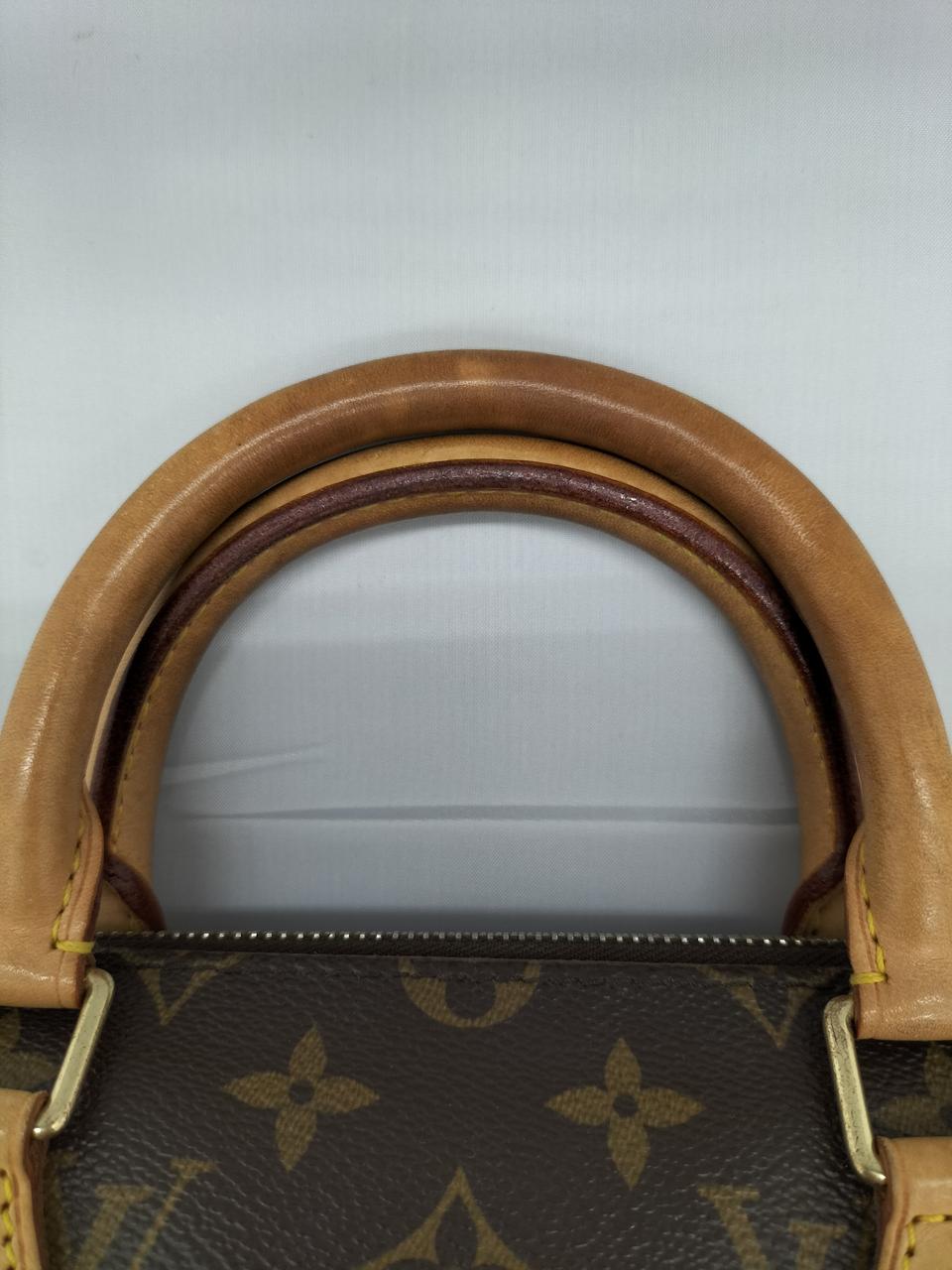 使用に伴う変色あり