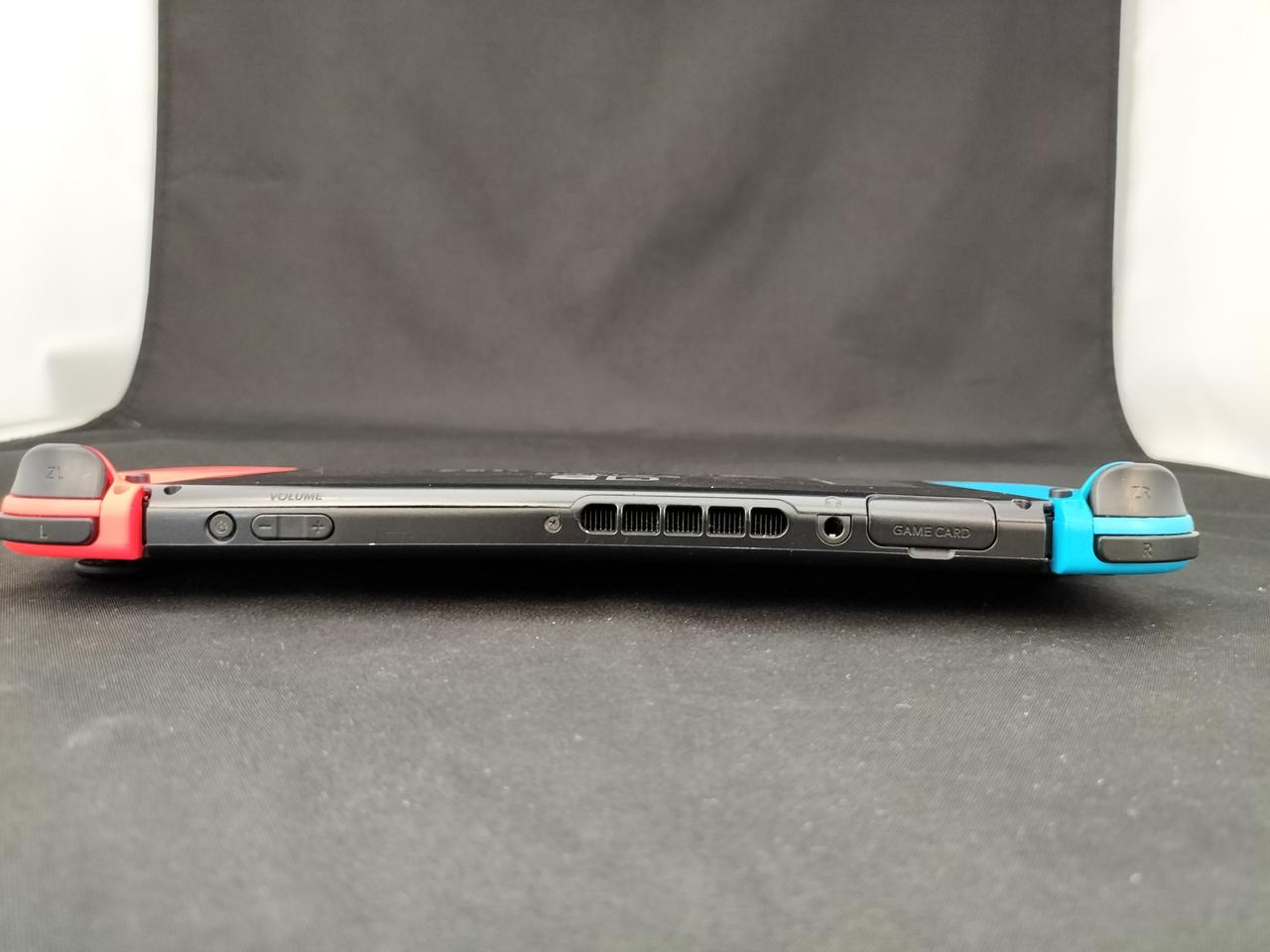 本体曲がっています。