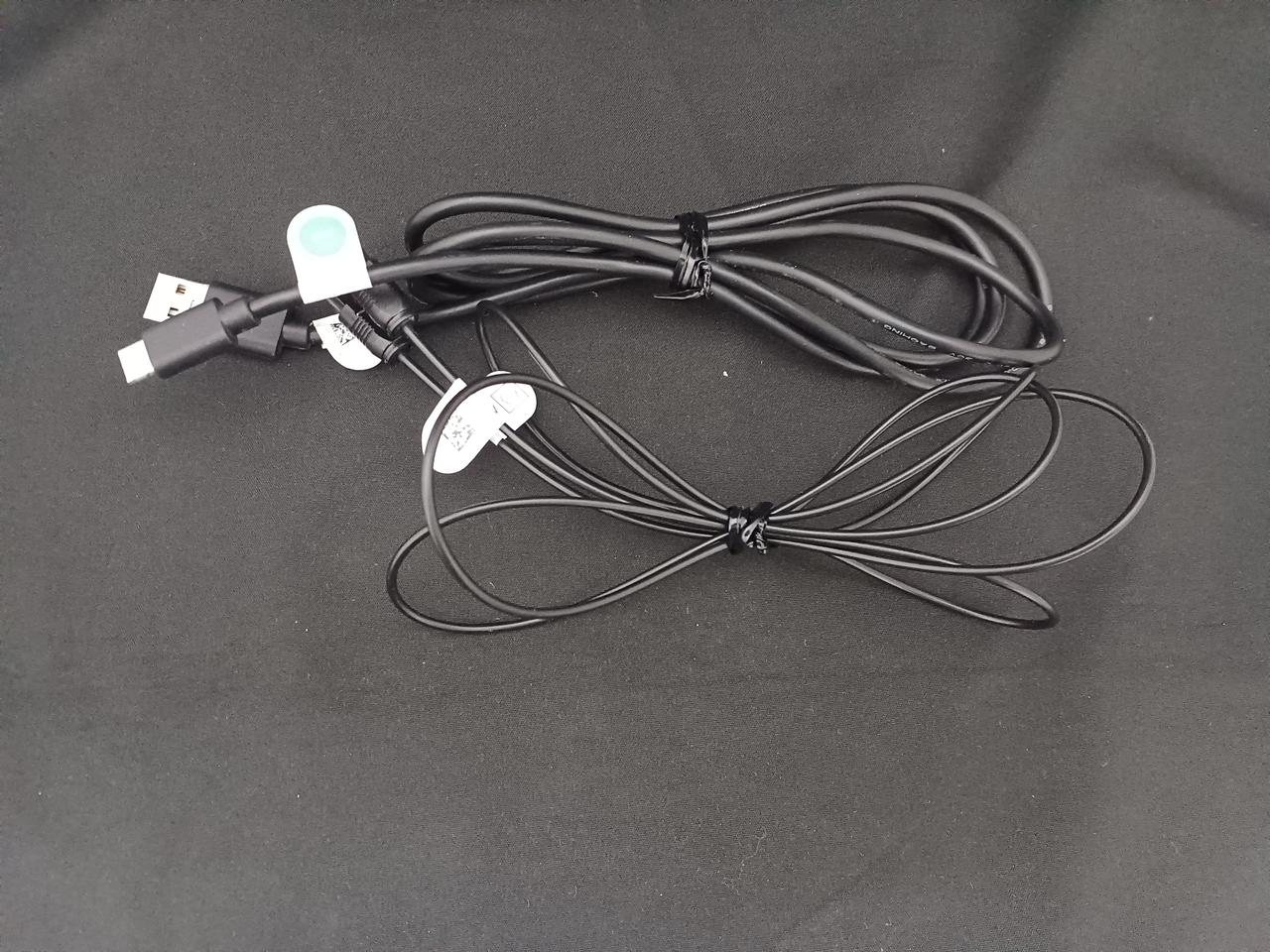 ケーブル付属
ヘッドホン用ケーブル欠品