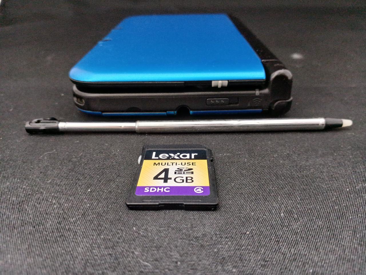 タッチペン、SDカード付属