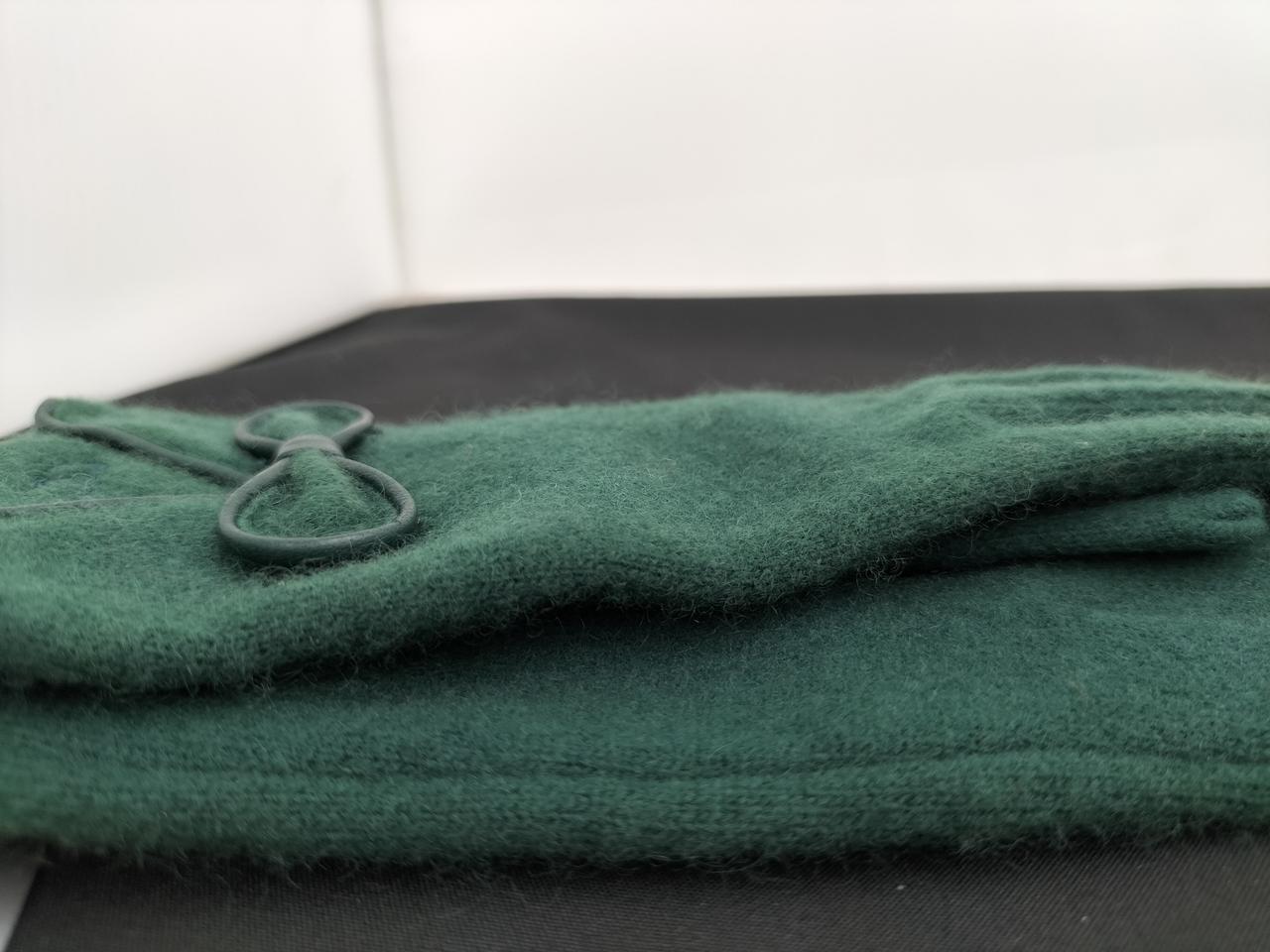 少し毛羽立ちあり