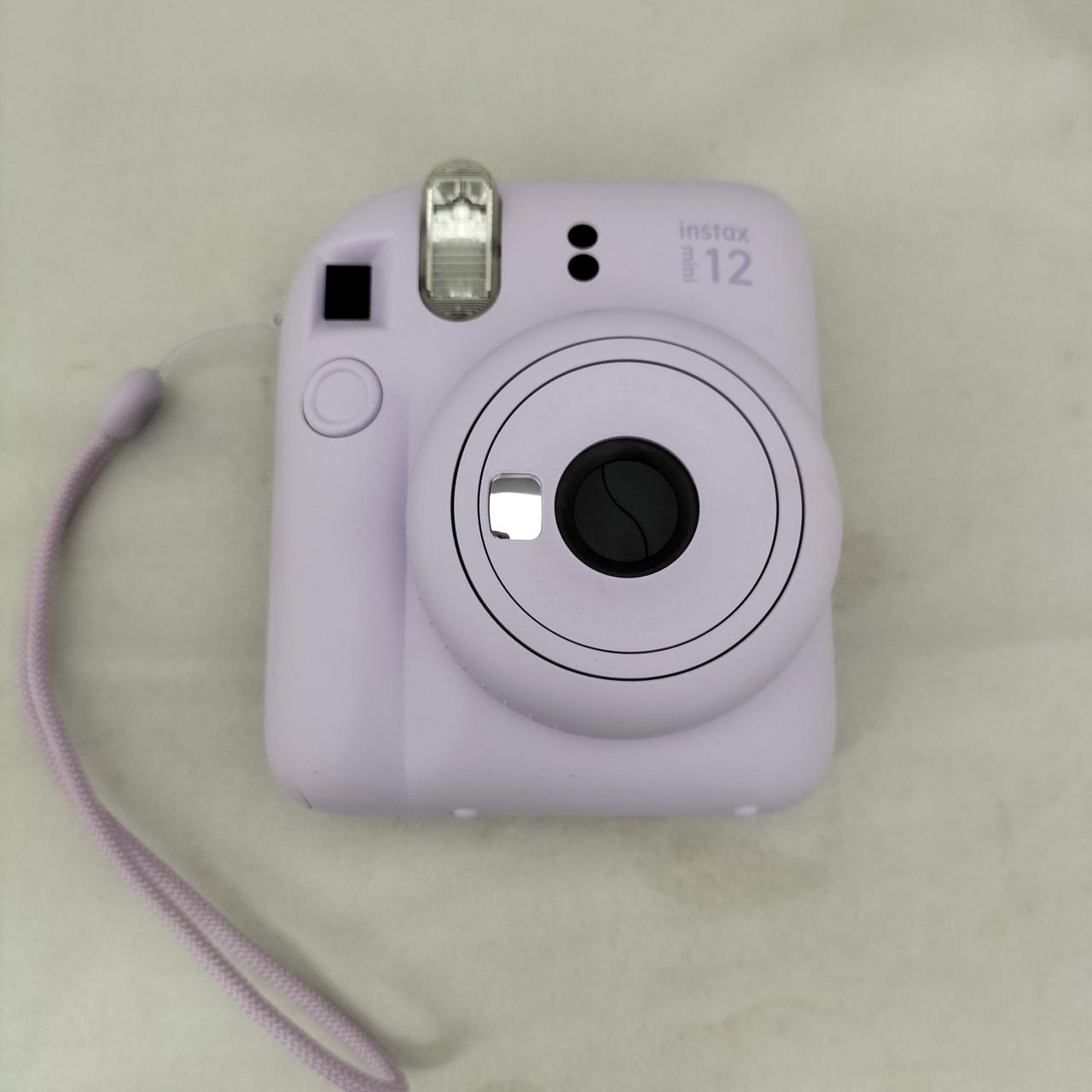 ラベンダー寄りの薄紫色です。