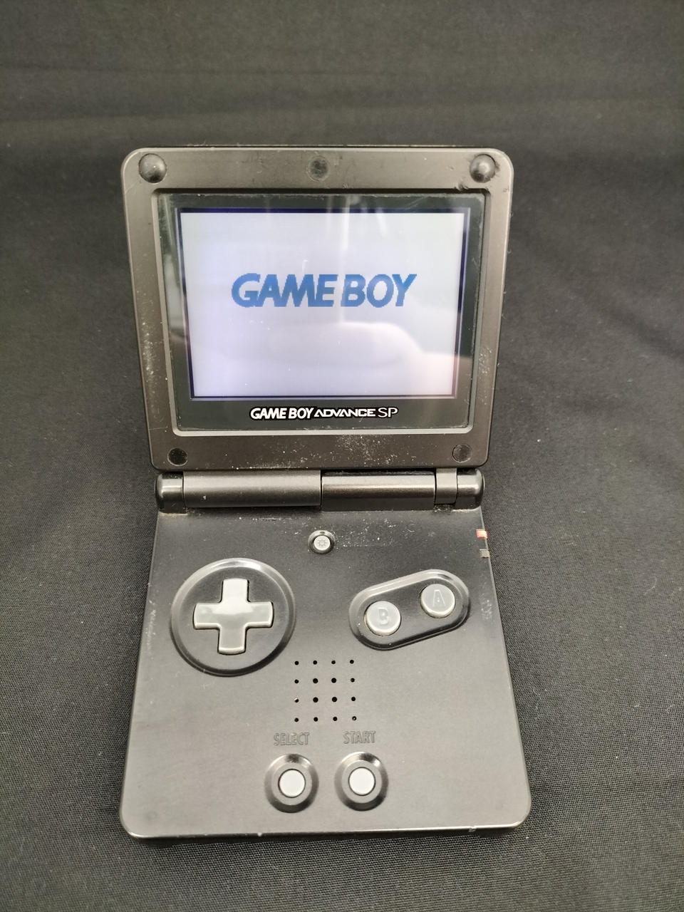 ゲームボーイspとDS This modder proves everything's better with a GBA SP screen