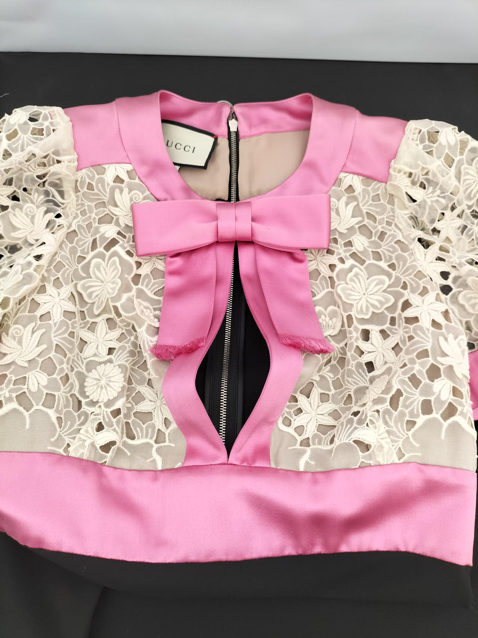 前は開く仕様です