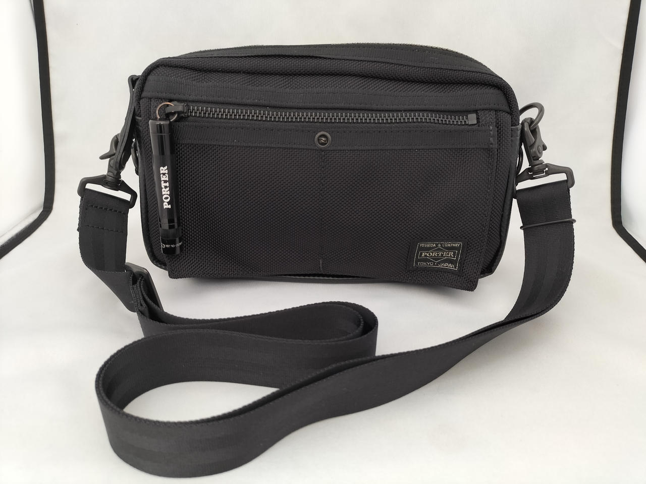 ジッパー等金具部分剥げあり