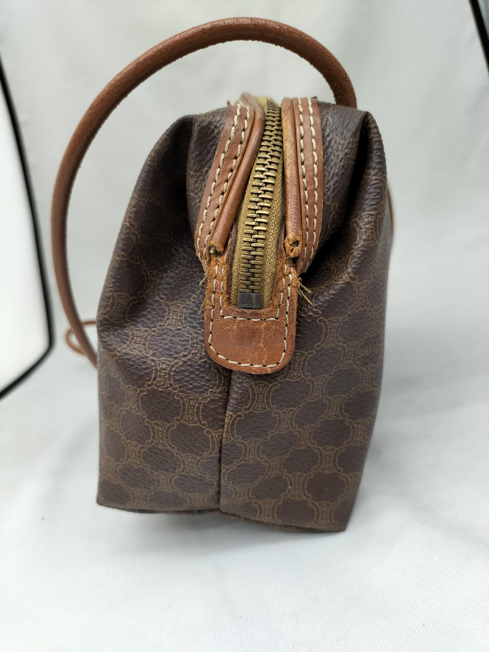 変色、キズあり