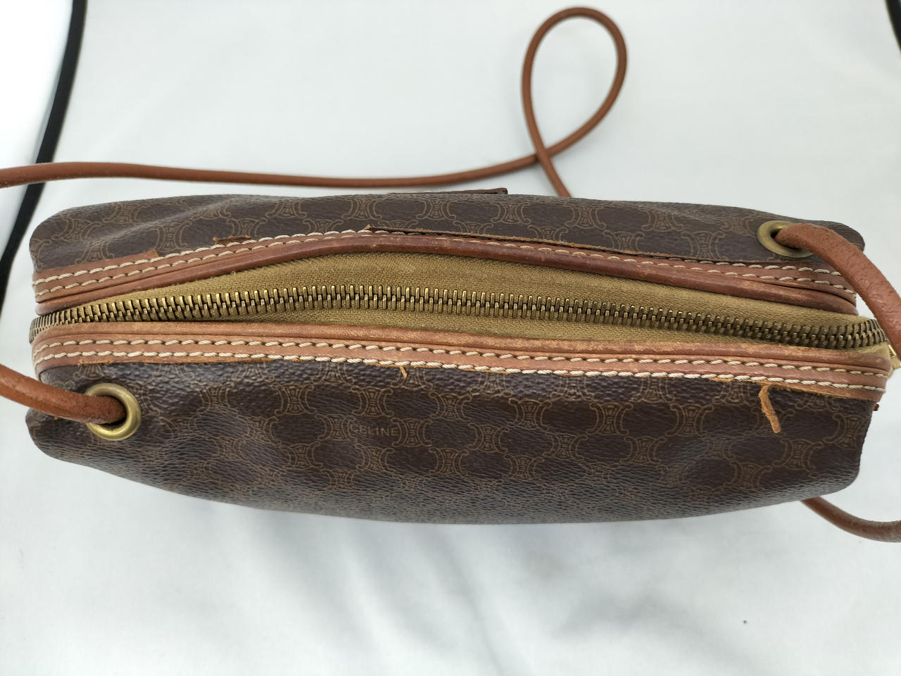 キズ、剥がれあり