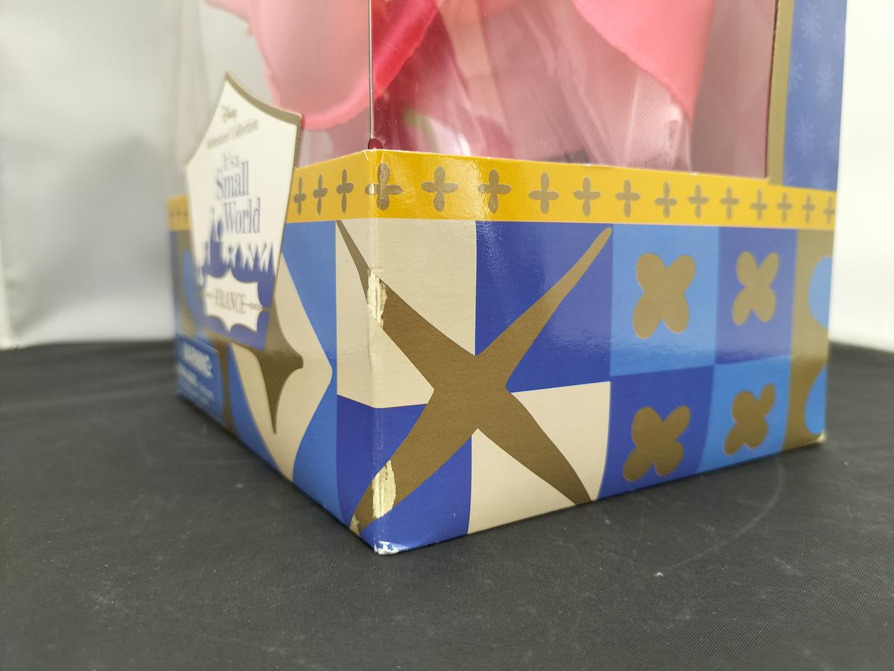 箱に傷等あります