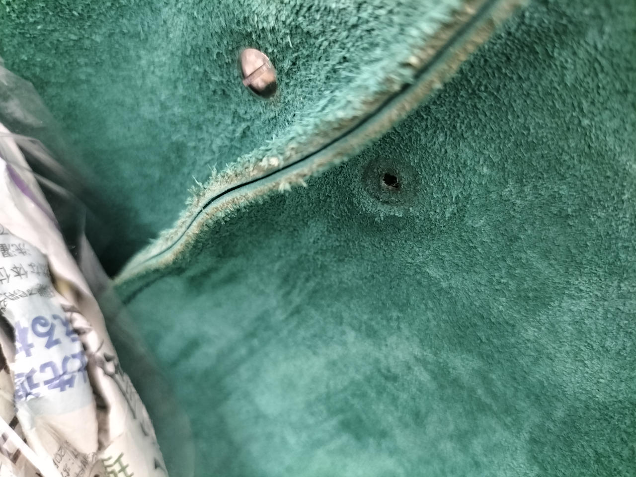 リベット外れあり