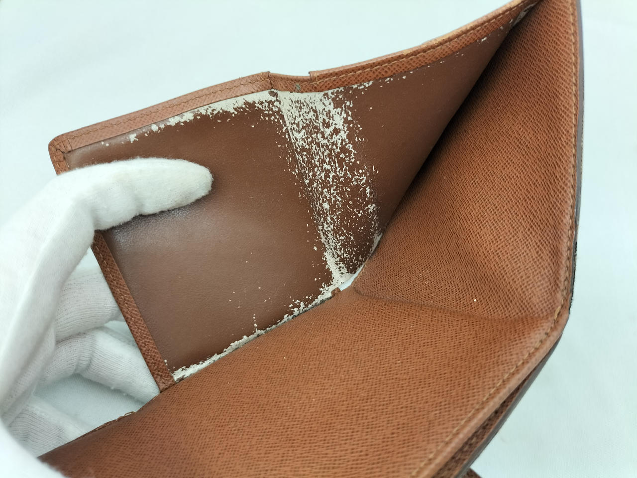 お札入れ劣化大