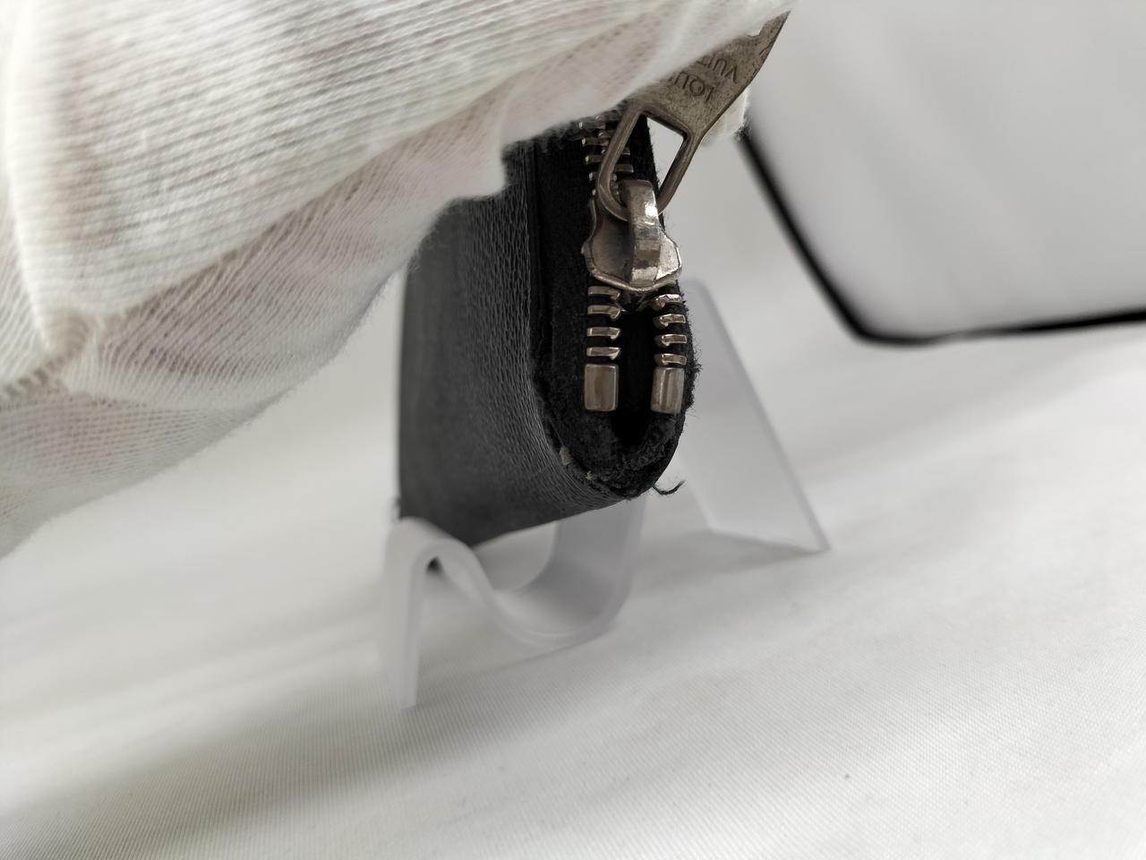 糸ほつれ、剥がれあり