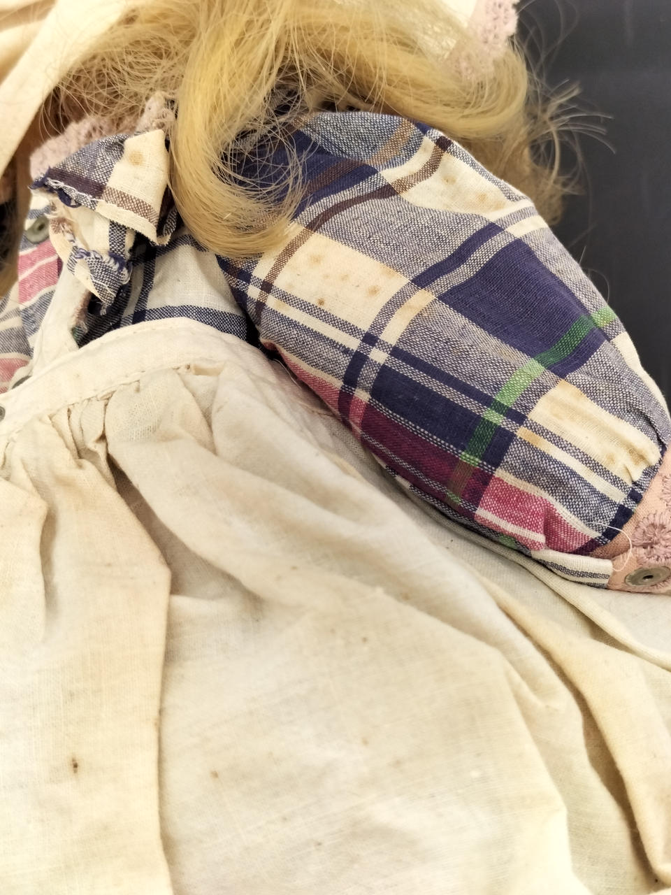 洋服にシミ汚れあり