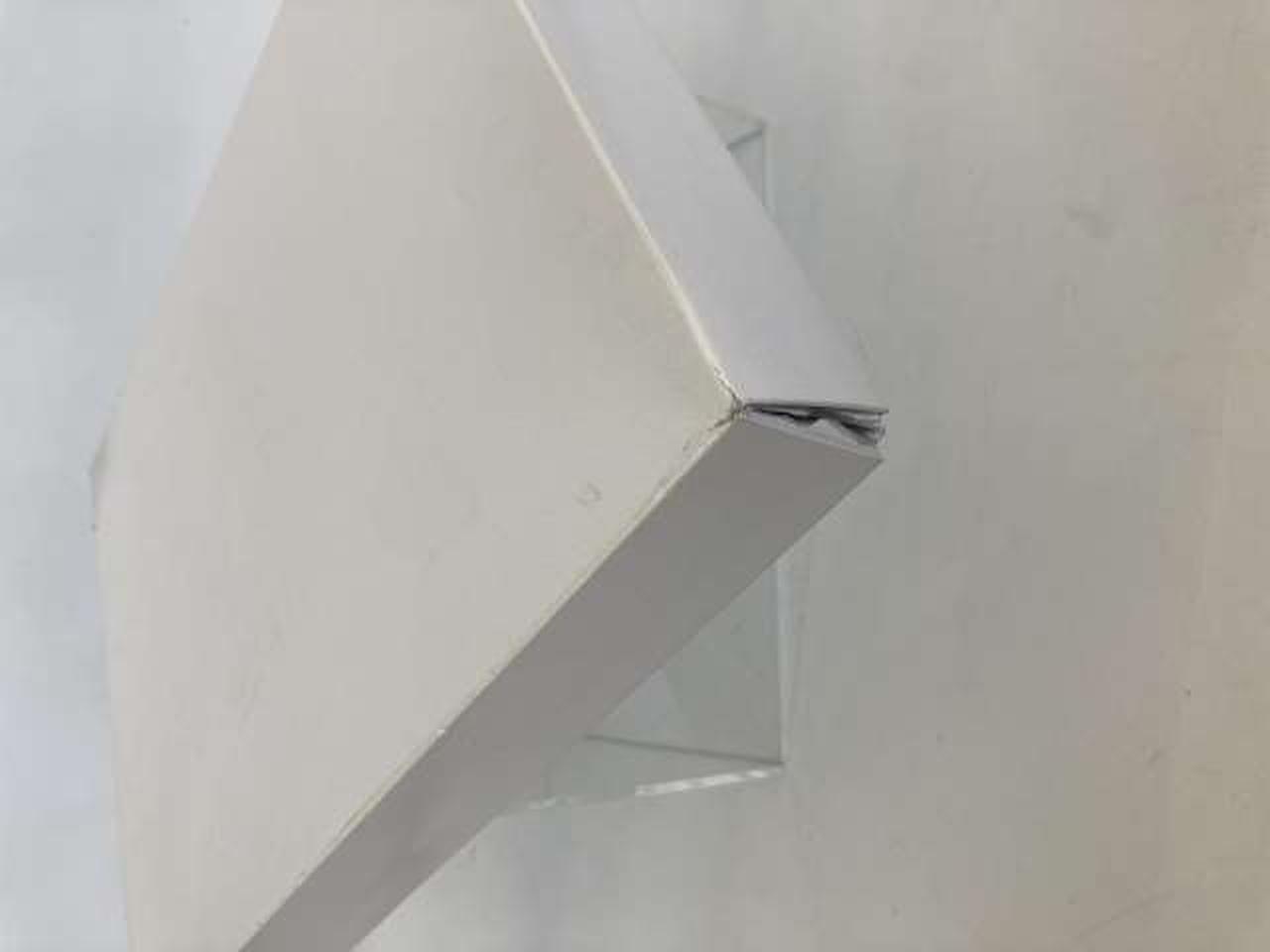 箱破れいたみあり