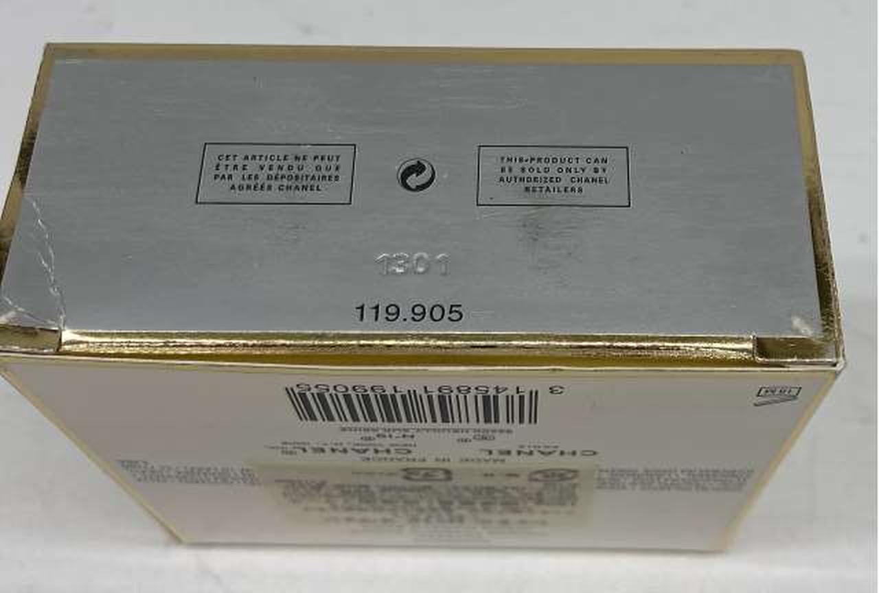 底面左角折れ跡あり