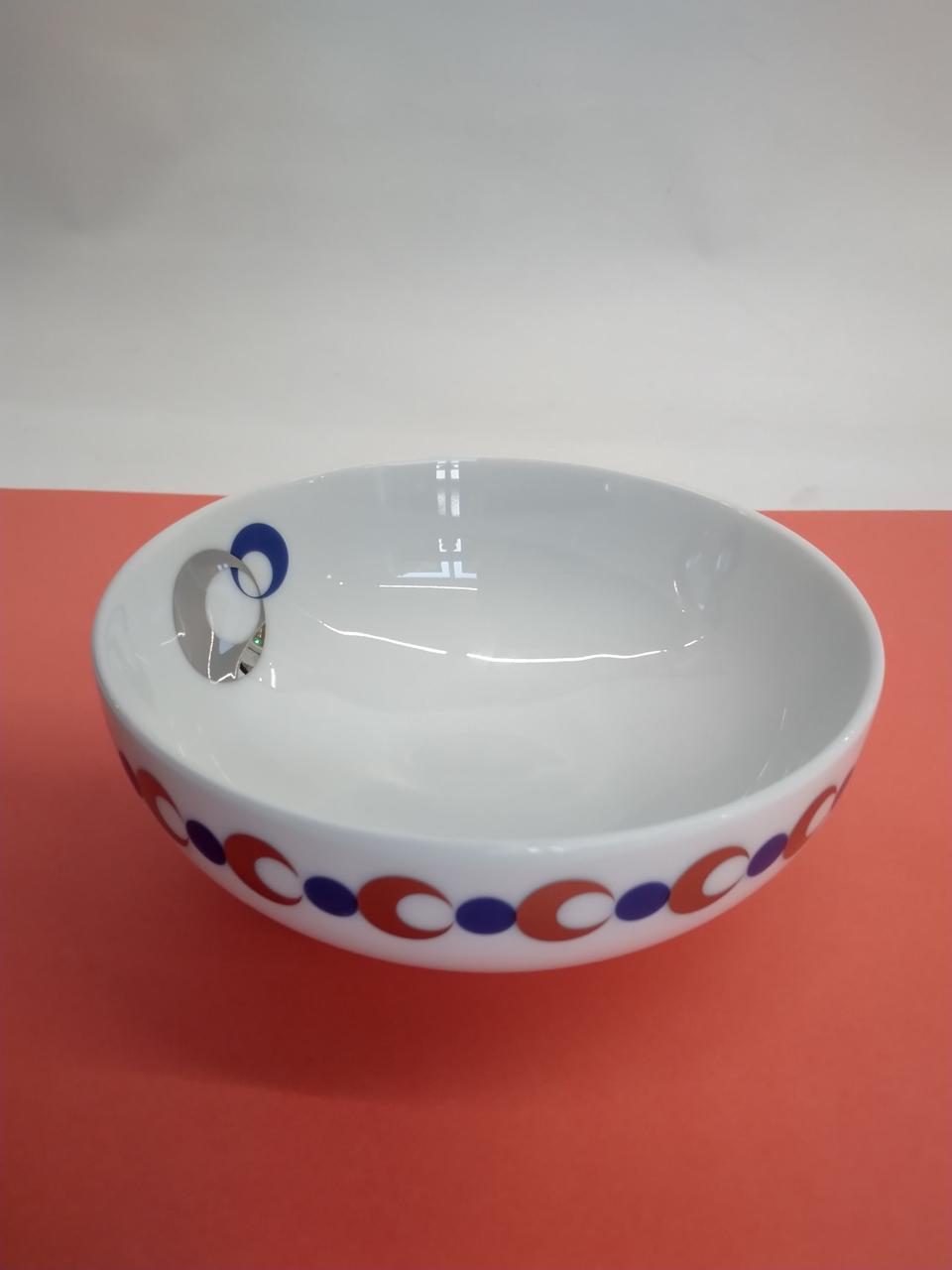 三日月模様はシルバー（鏡面）です。