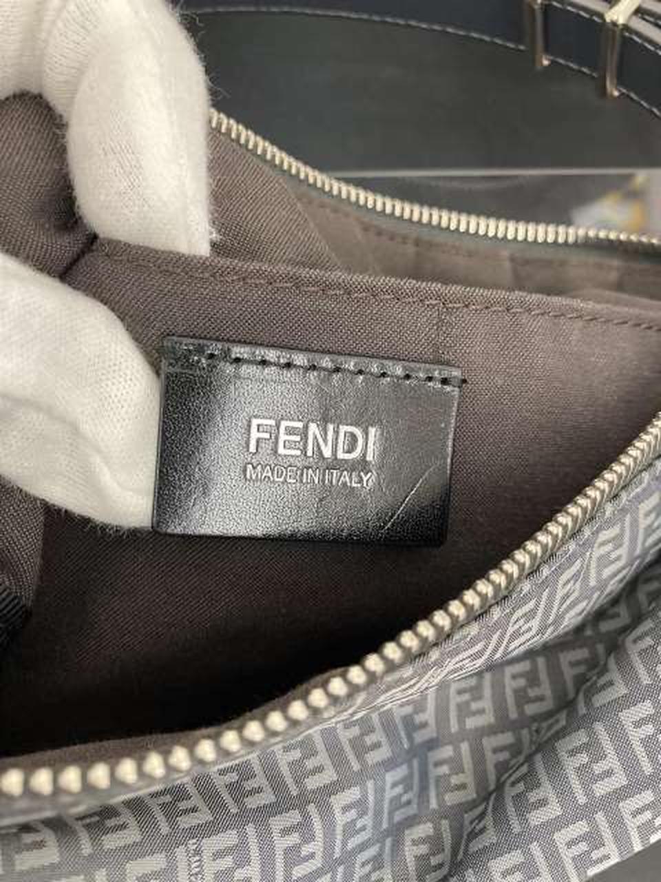 タグにキズあり