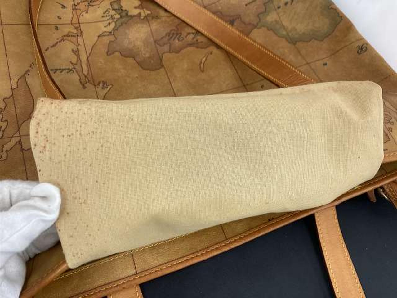 ポケット内シミあり