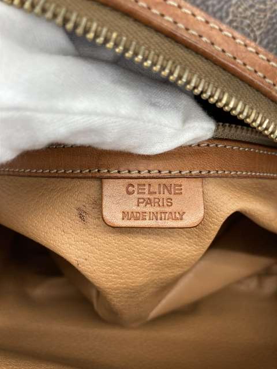 タグ横に汚れあり