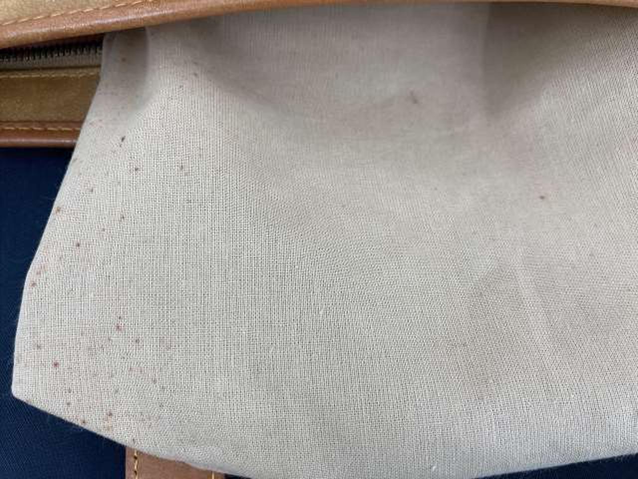 ポケット内シミあり