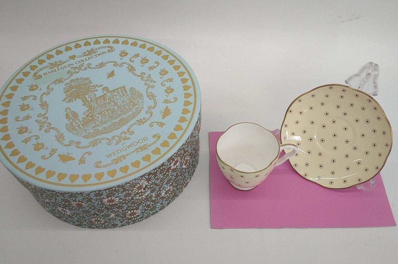 マット、スタンド付きません。