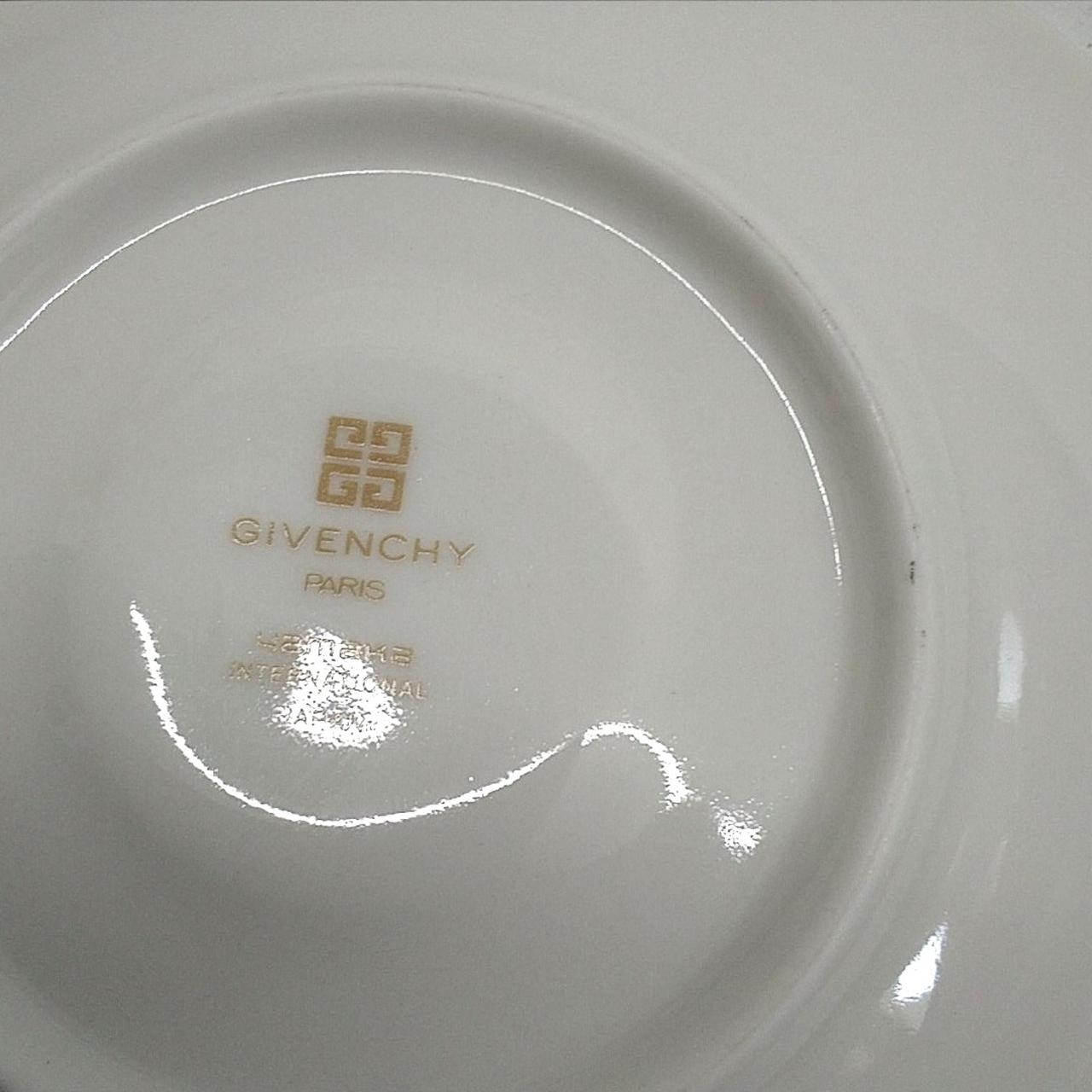 ソーサー裏それぞれ、少々スレ汚れ、現状。