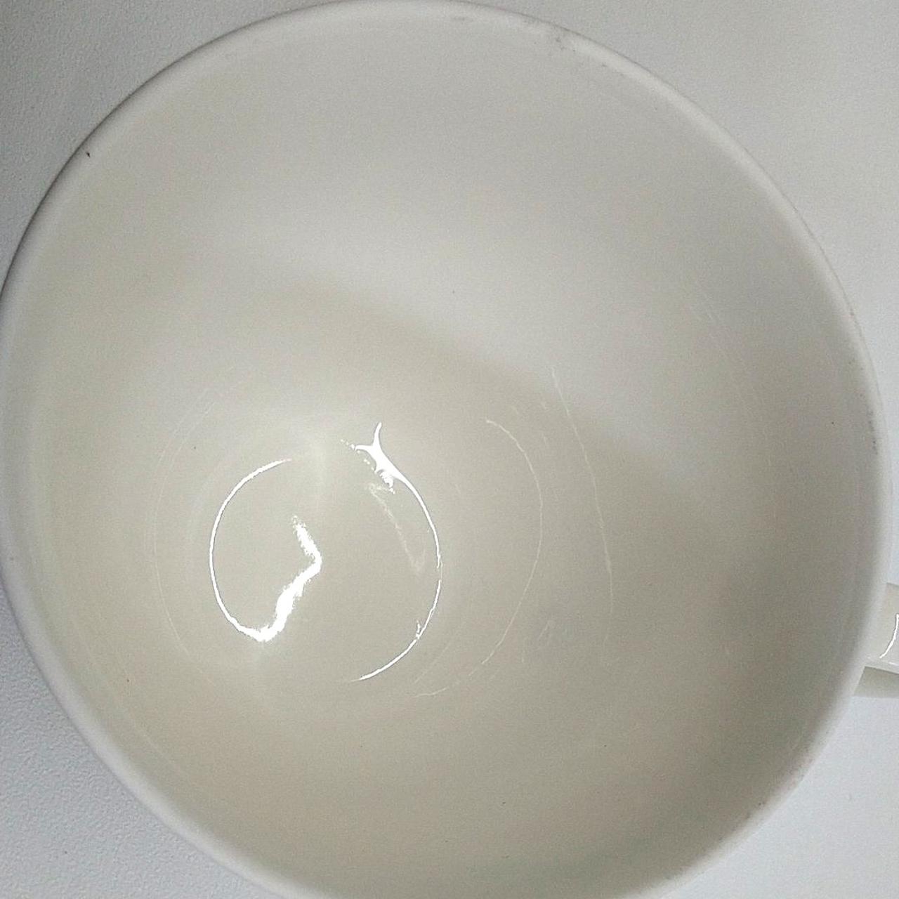 黄色のカップ。