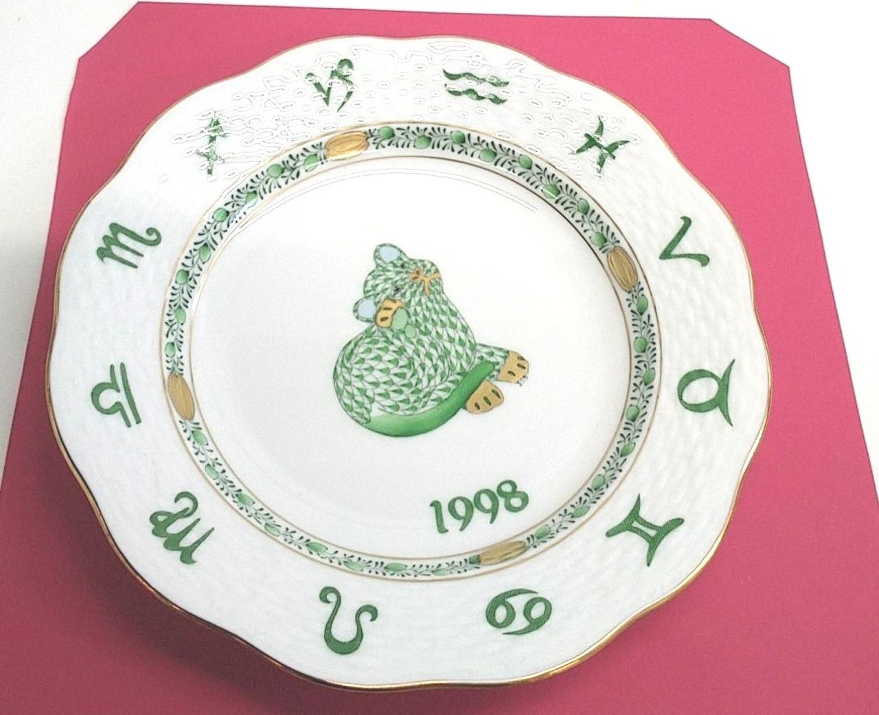 光の加減で見え方に違いあり。