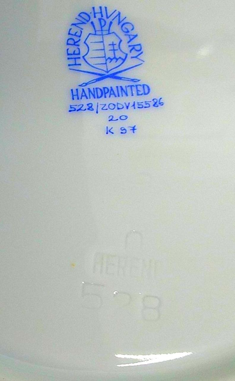 下の白い部分HEREND528 刻印あり
