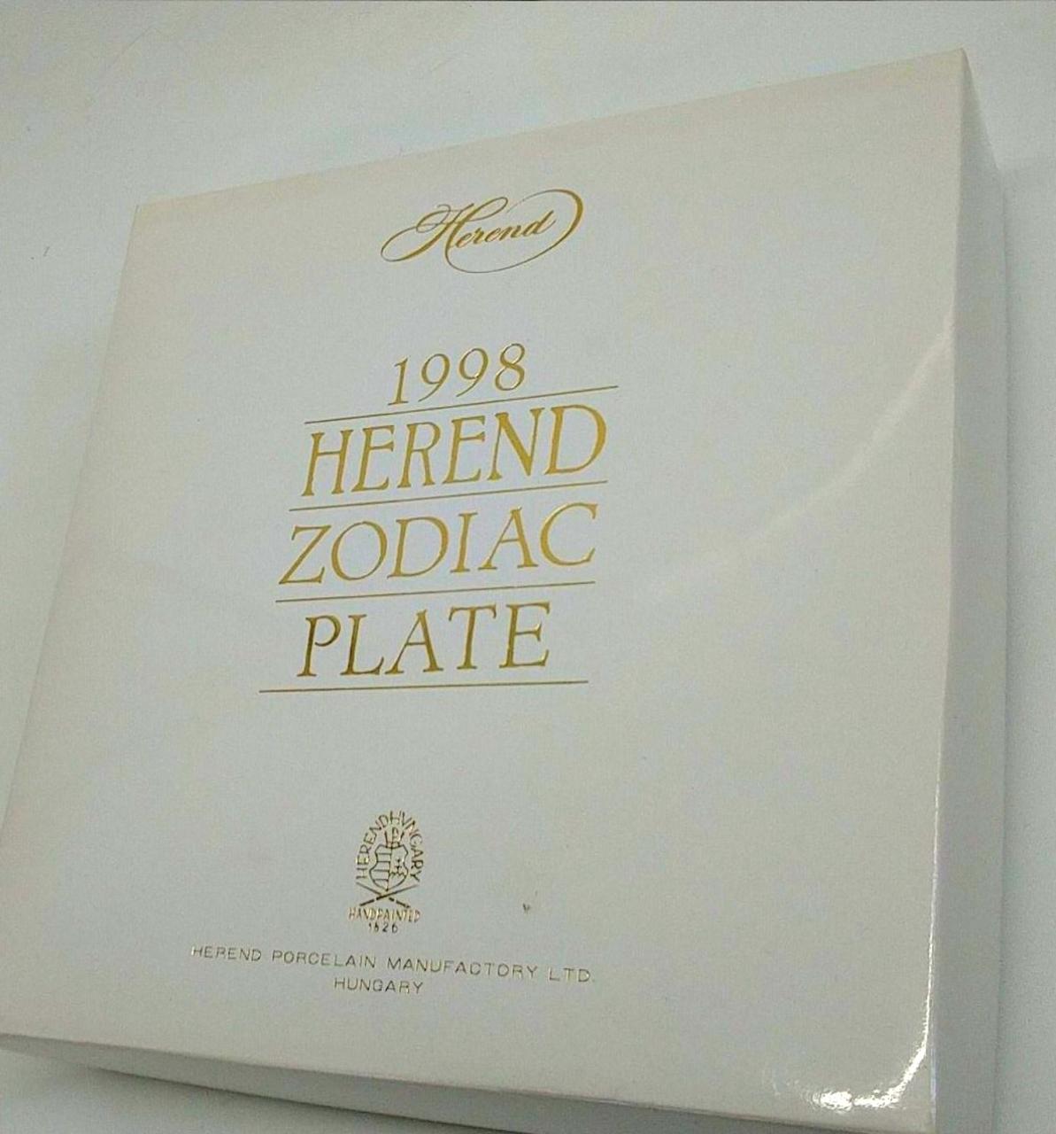 箱全体的に傷み汚れあり、現状。