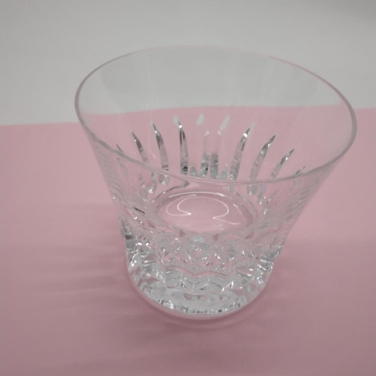 ティアラをイメージした。デザイン