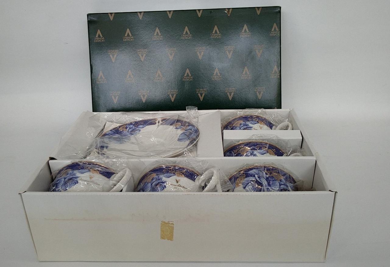 説明書等付いていません。