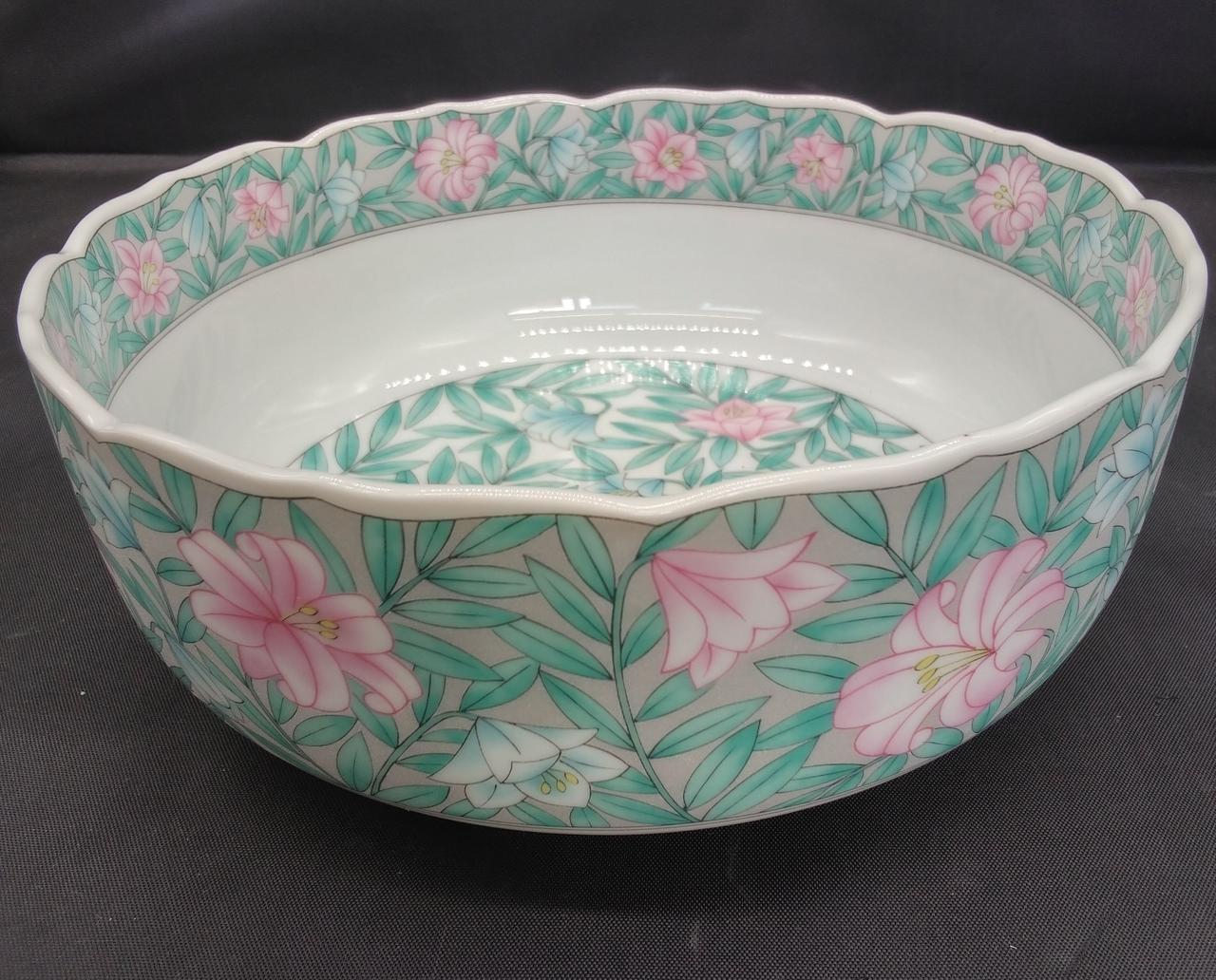 ピンク、ブルー、緑の爽やかで優しい色使い