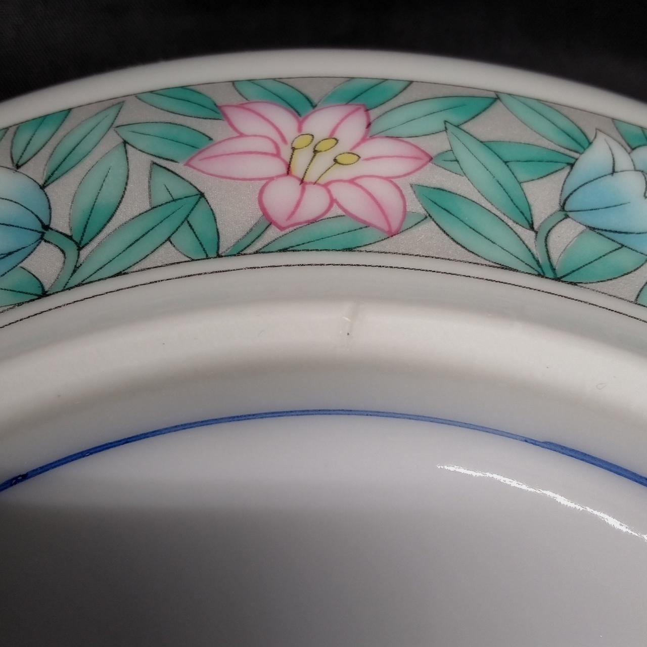 裏約2〜3mm切り込みのようなキズあり。