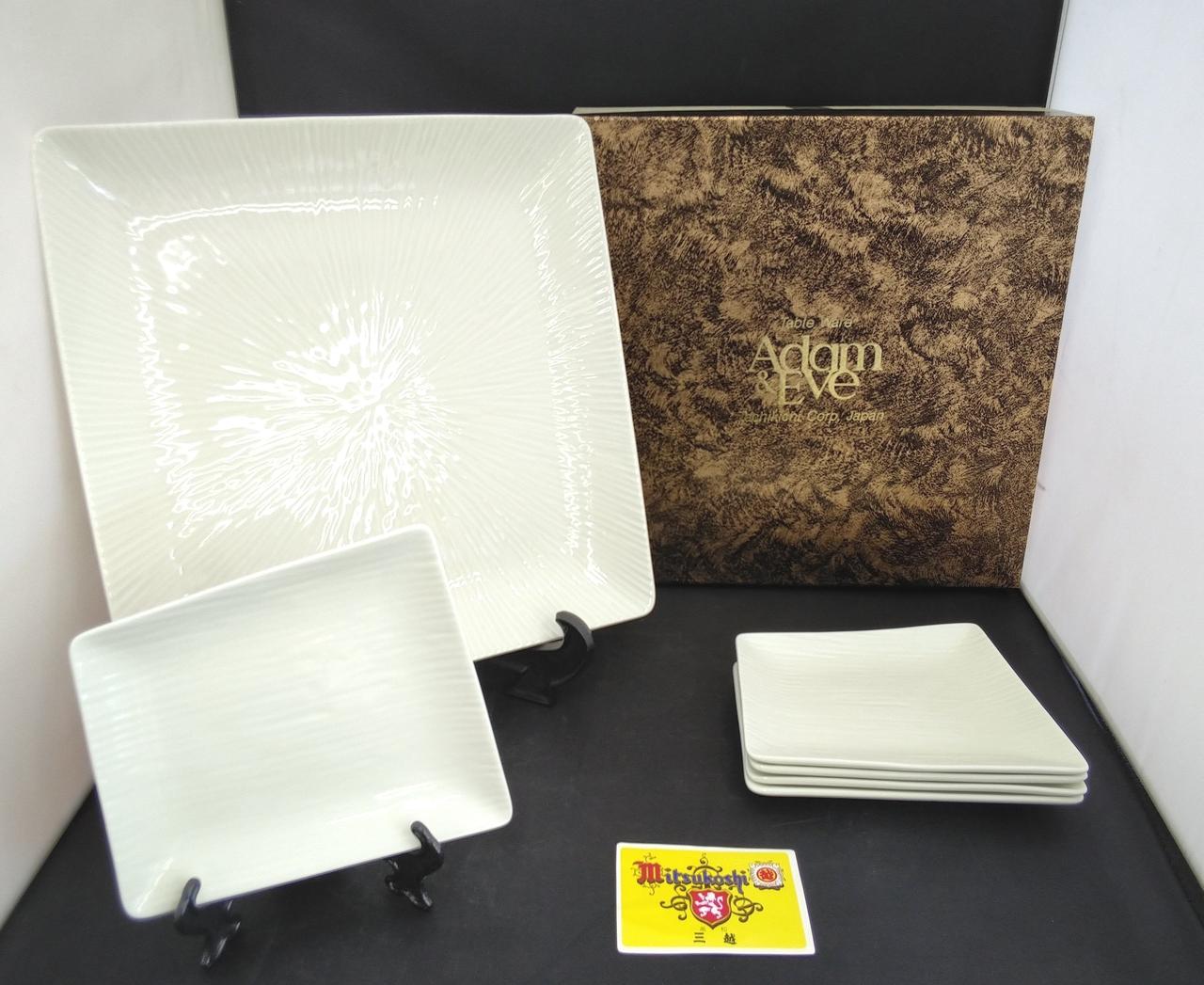 スタンドは付きません。