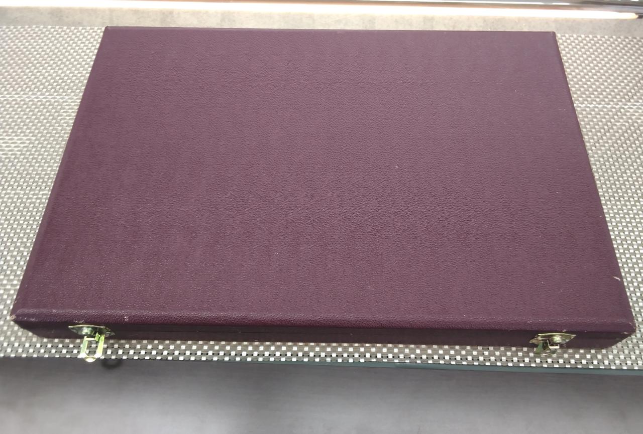 箱、剥がれ、擦れ、汚れダメージ多いです。