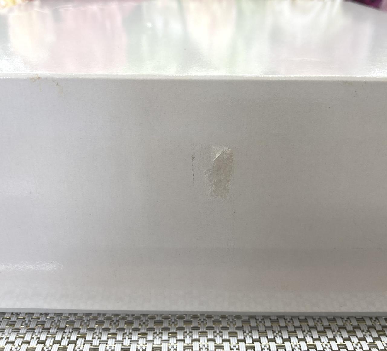 箱傷み汚れシールあと等ダメージあります。