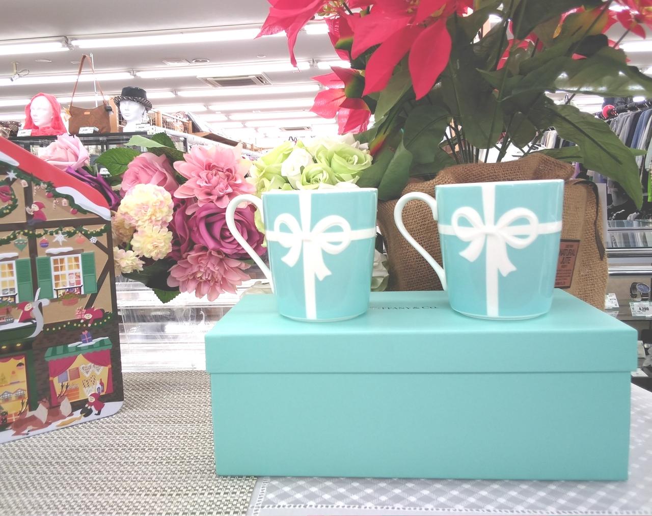 光の加減で見え方に違いあり。