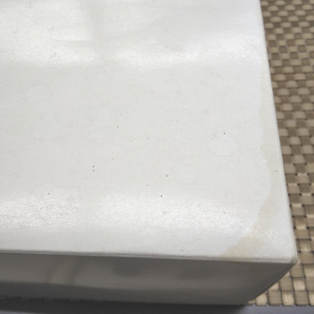 箱傷み、汚れ等多いです。