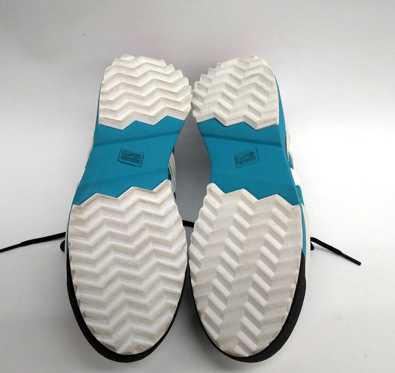 裏面は試し履きレベルの汚れあり