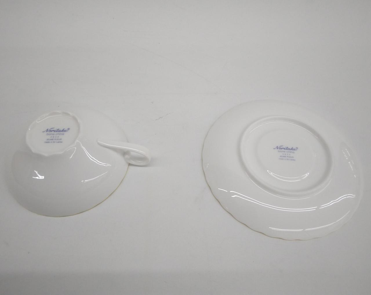 カップ糸底波型です。