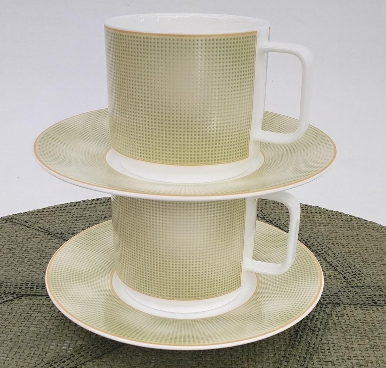 スタッキングできます。