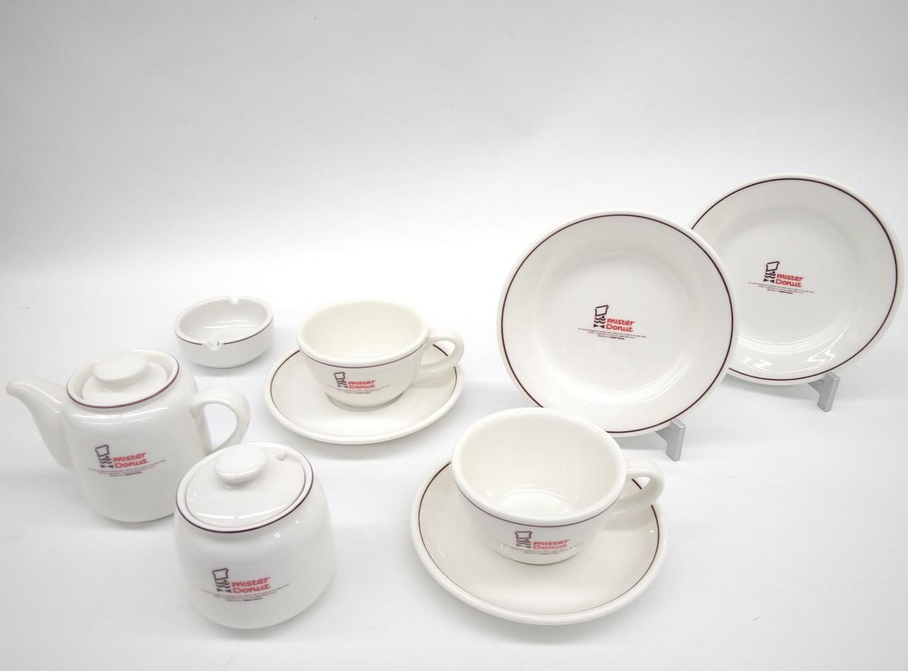 光の加減で見え方に違いあり。