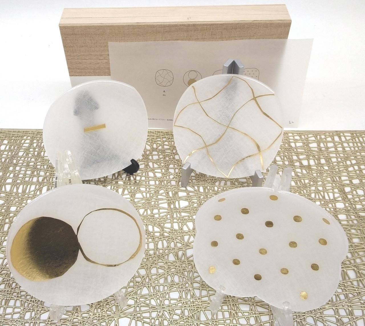 マット、スタンドは付きません。