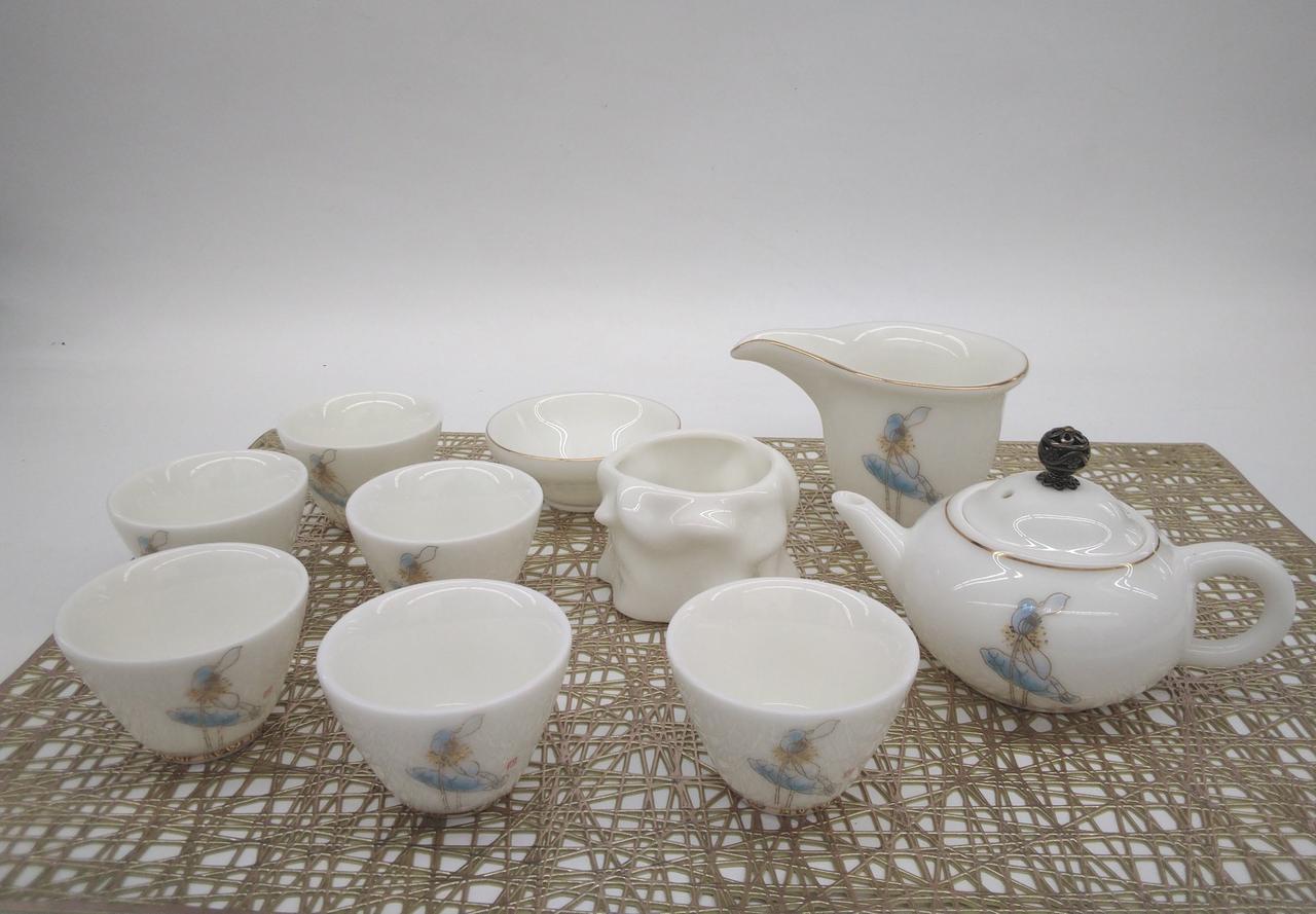 光の加減で見え方に違いあり。