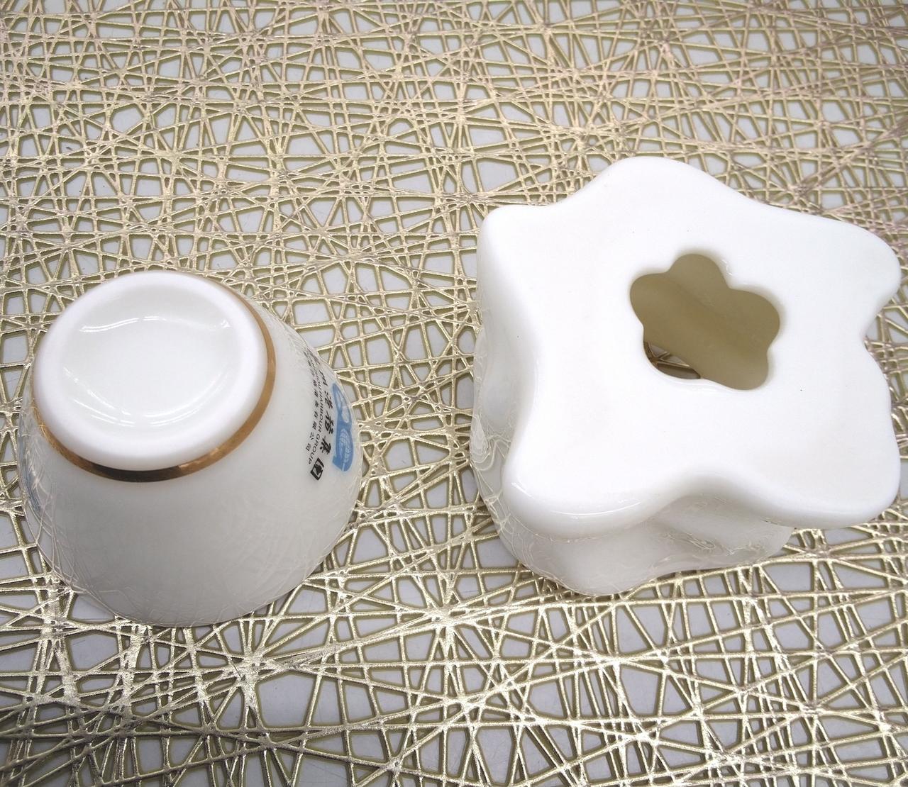 裏、多少擦れのあるものあります。