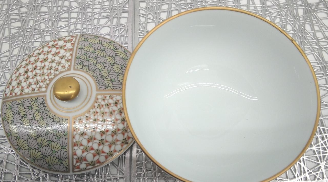 金飾擦れ、剥げあります。