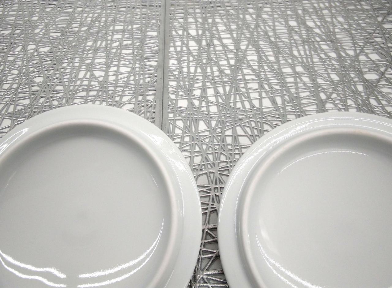 見えにくいですが少々擦れ、汚れあり。