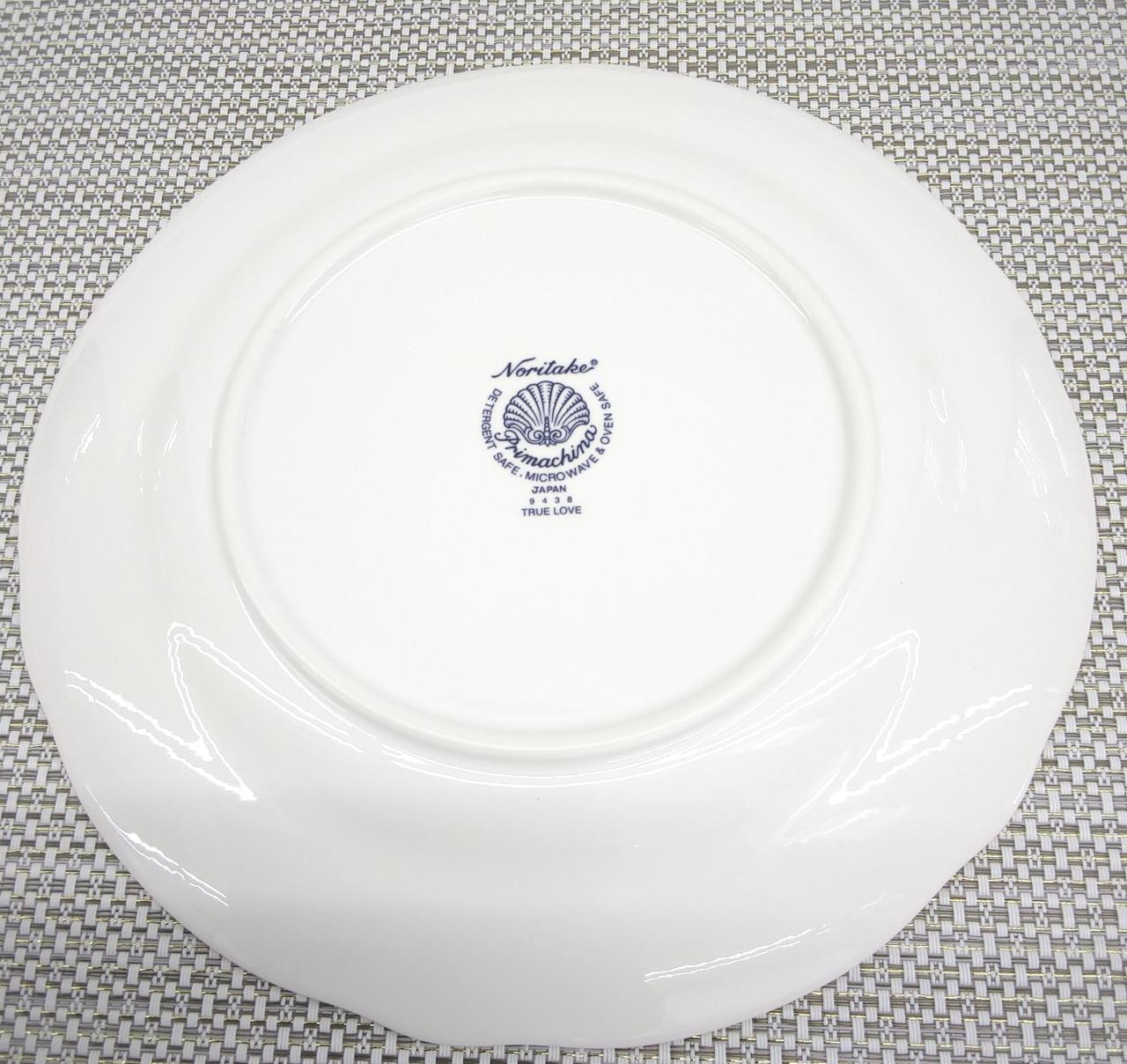 シルバーのマットは付きません。