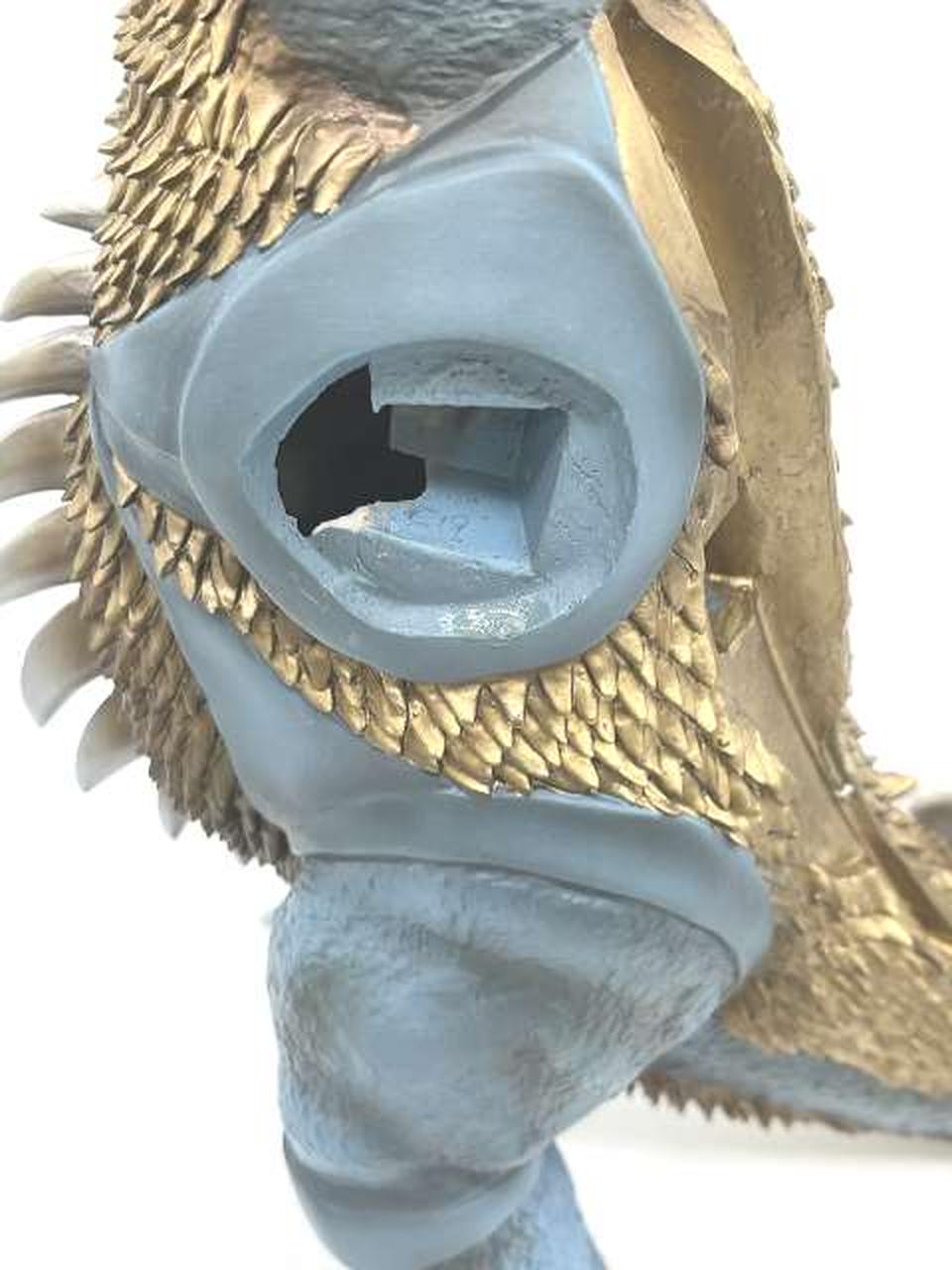 左腕取り付け部分破損あり