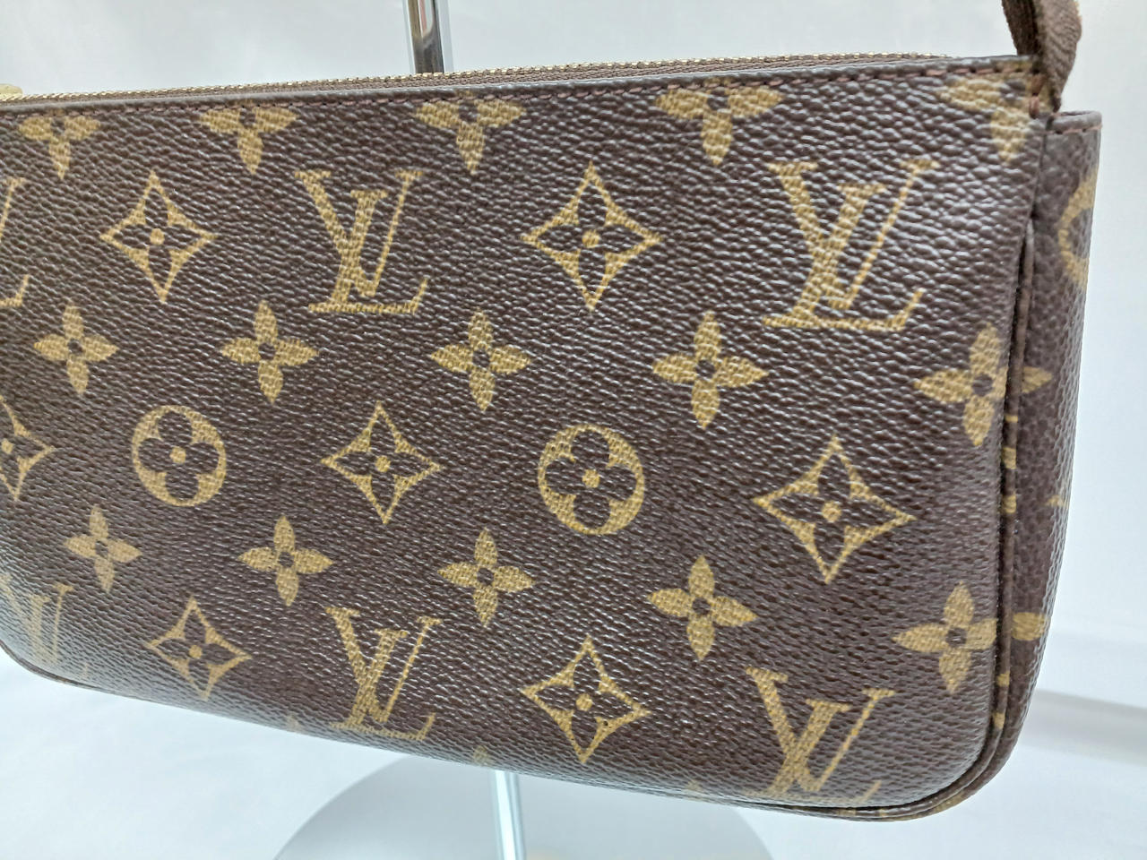 LOUIS VUITTON エピ　ポシェットアクセソワール LOUIS VUITTON ルイヴィトン ポシェット・アクセソワール